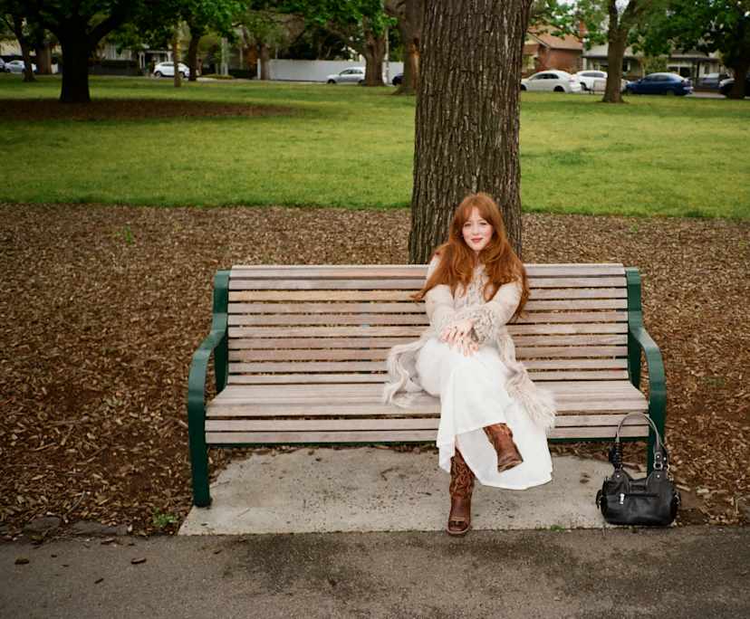 Jemma (21), $250, Non-smoker, No pets, and No children