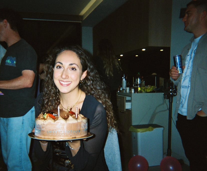 Giada (27), $750, Non-smoker, No pets, and No children