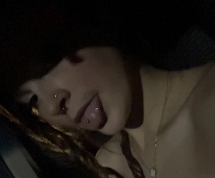 Miya (19), $290, Non-smoker, No pets, and No children