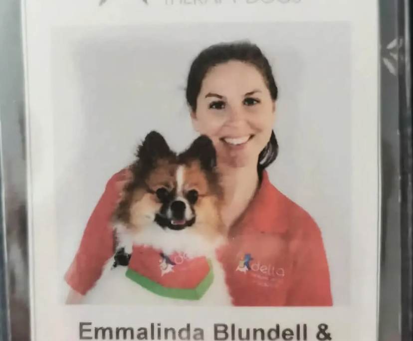 Emma (35), $600, Non-smoker, Have pets, and No children