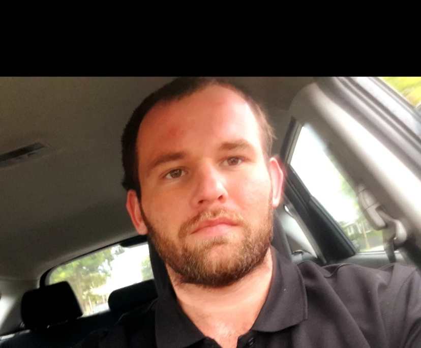 Sam (32), $350, Smoker, No pets, and No children