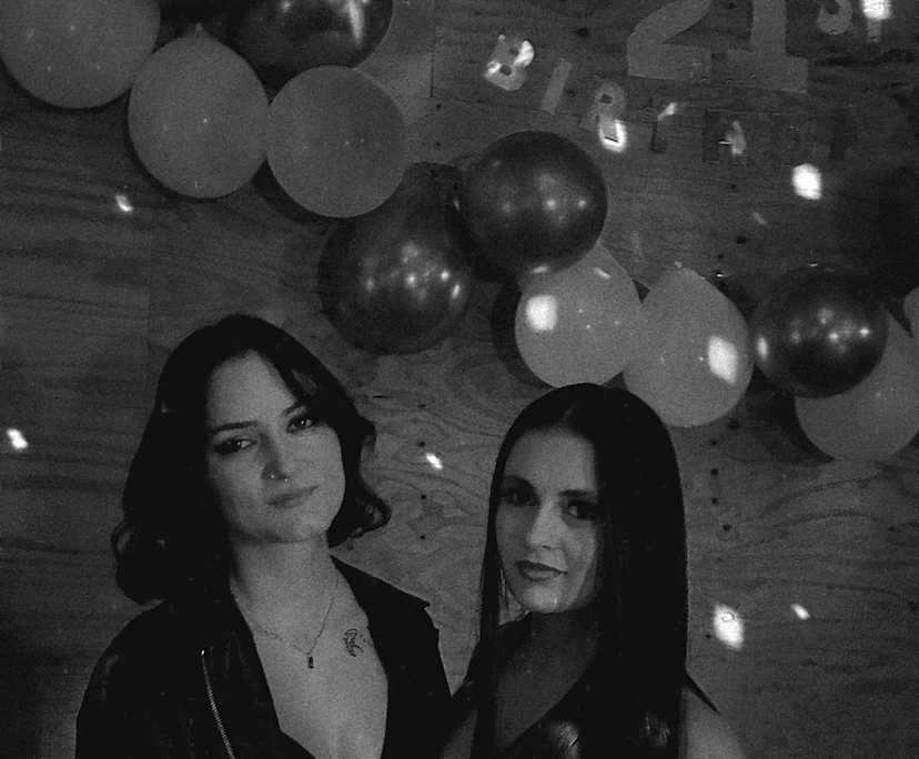 Leah & Lara