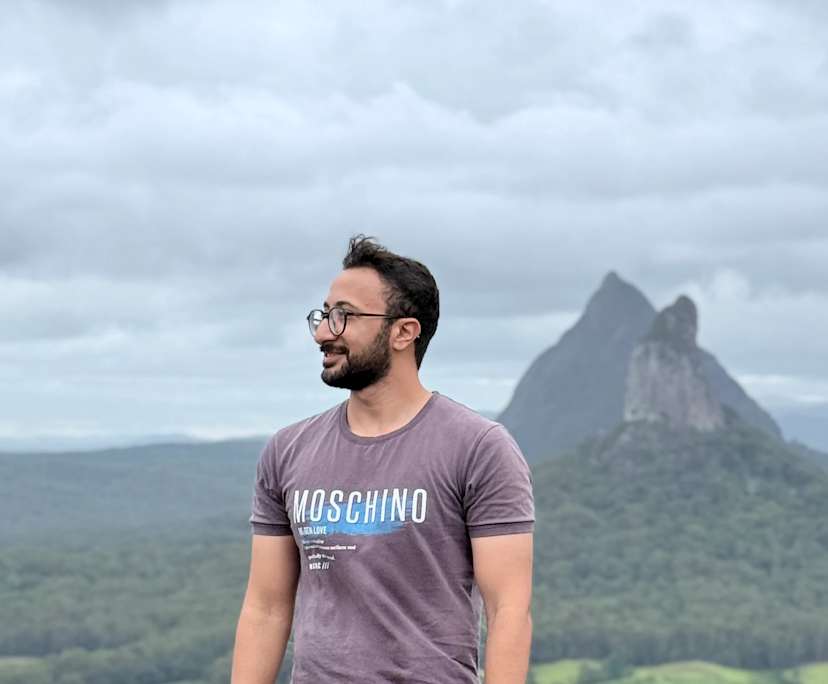 Ahmad (30), $350, Non-smoker, No pets, and No children