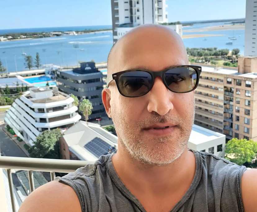 Solly (35), $400, Non-smoker, No pets, and No children