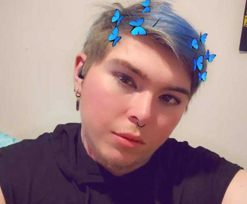 Battista (20), $200, LGBTQIA+, Have pets, Smoker, and No children
