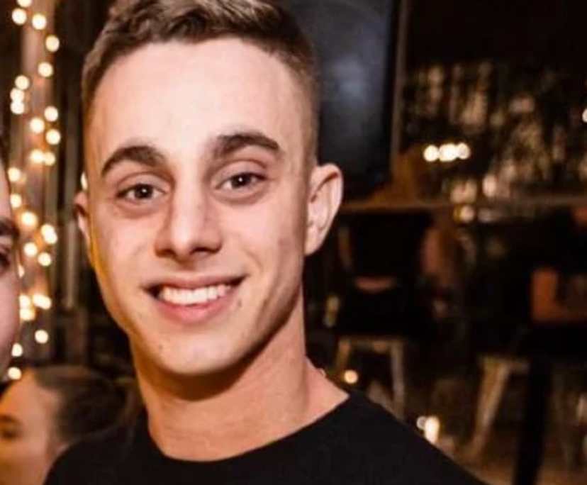 Cameron (26), $325, Non-smoker, No pets, and No children