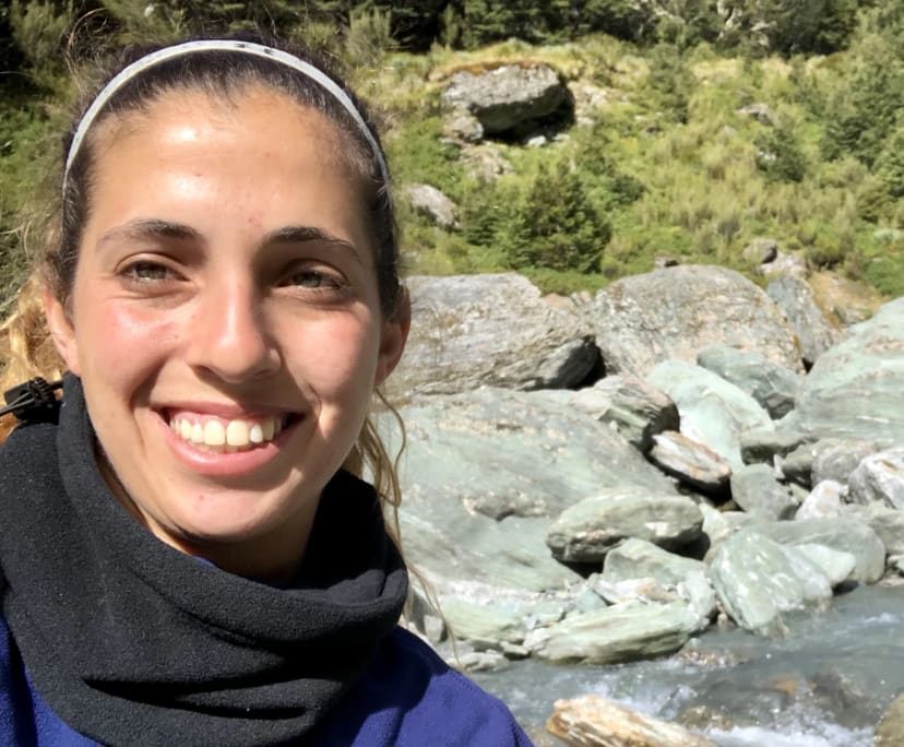 Hagar Cohen (30), $300, Non-smoker, No pets, and No children