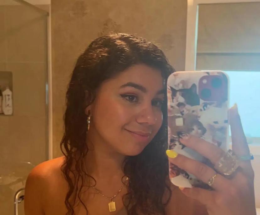 Carina (23), $400, Non-smoker, Have pets, No children, and LGBTQIA+