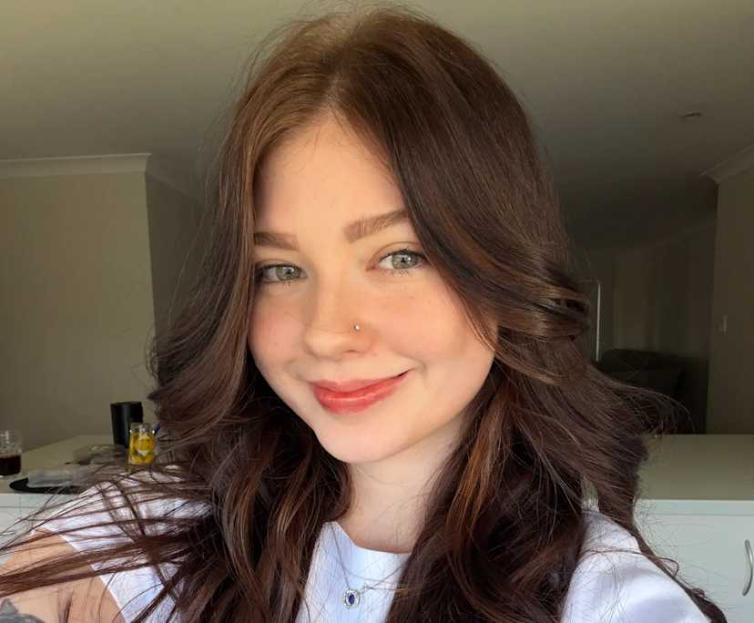 Alison (23), $350, Non-smoker, No pets, and No children