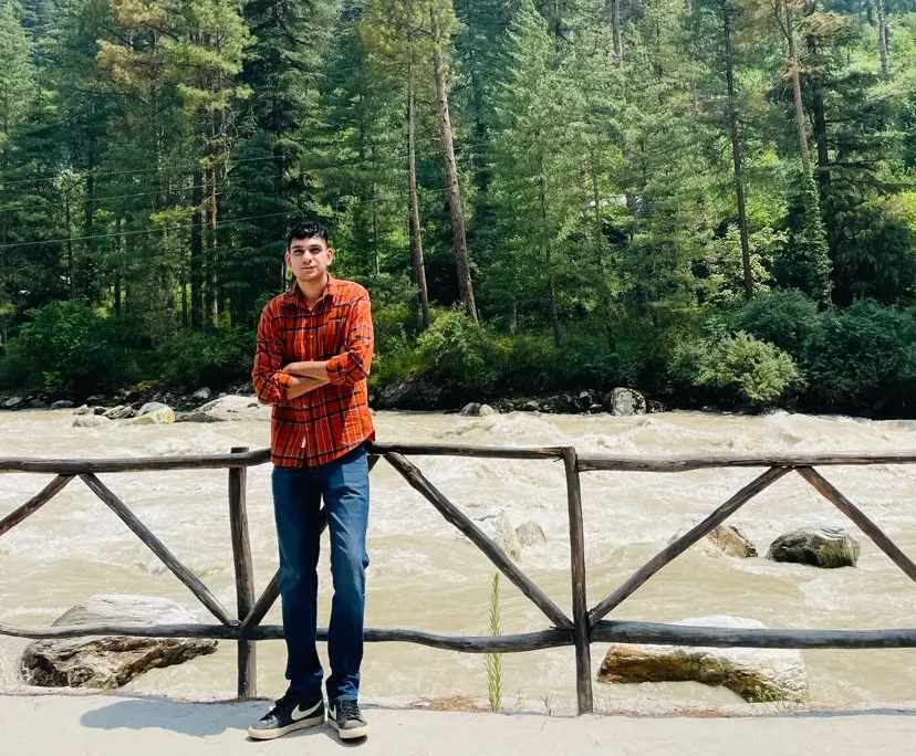Abhinav (25), $275, Smoker, No pets, and No children