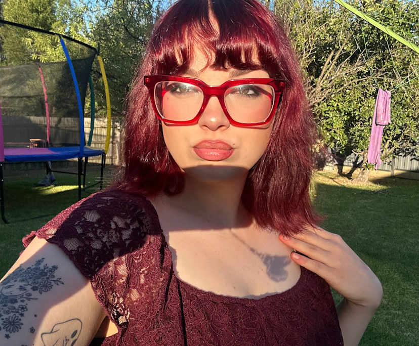 Gracelyn (24), $300, LGBTQIA+, Non-smoker, Have pets, and No children