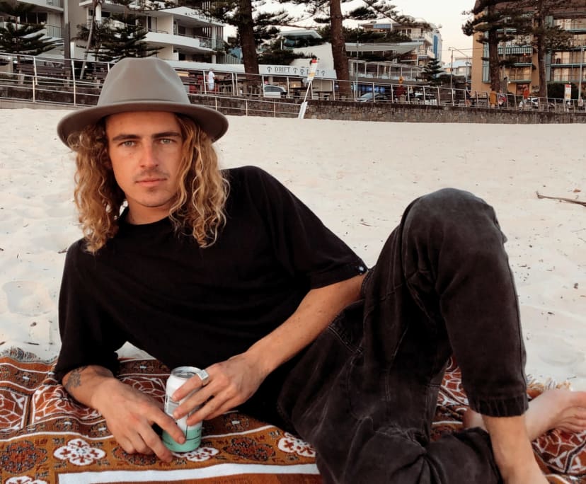 Luke (29), $550, Non-smoker, No pets, and No children