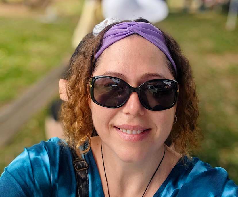 Krisella (40), $350, Non-smoker, Have pets, and No children