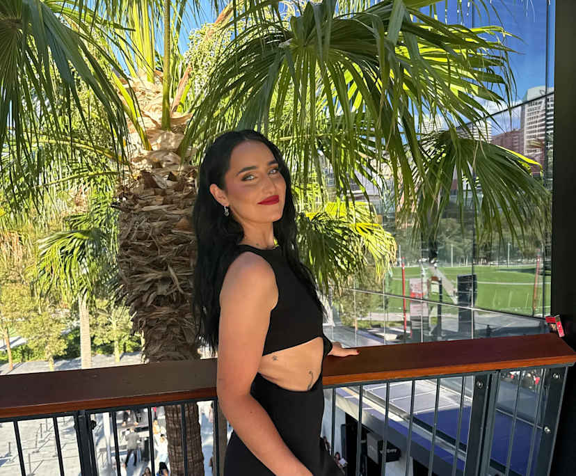 Gabby (23), $500, Have pets, Non-smoker, and No children