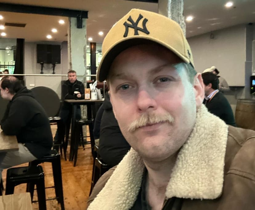 Jake (31), $375, Have pets, Non-smoker, No children, and LGBTQIA+