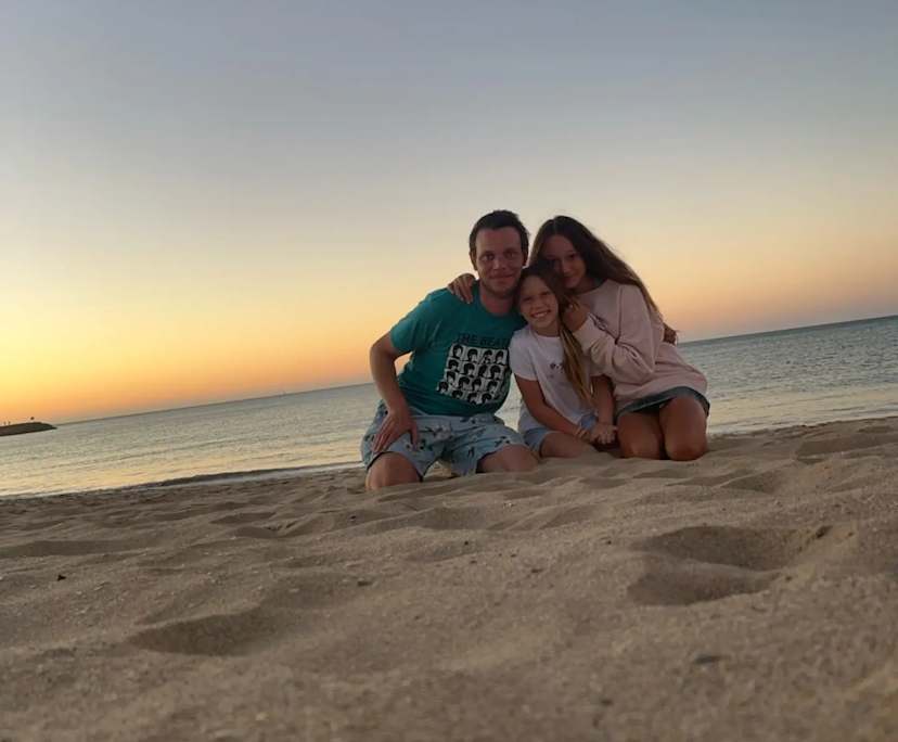 Callum Strachan (37), $400, Non-smoker, Have children, and No pets