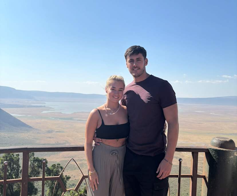 Elouise (24) and Sam (24), $400, 