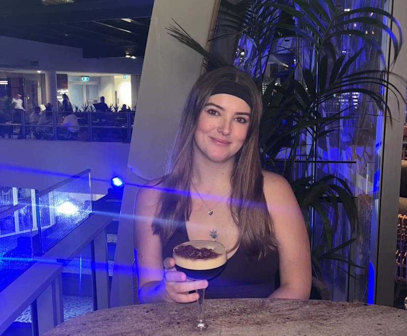 Aislinn (26), $340, LGBTQIA+, Non-smoker, No pets, and No children