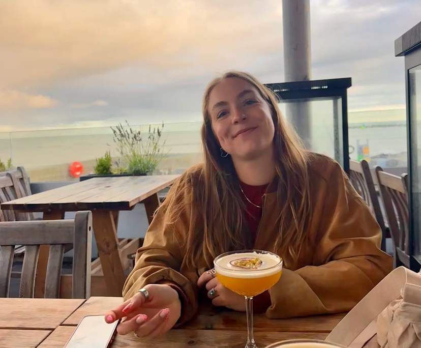 Mya (22) and Lauren (23), $350, Non-smoker, No pets, and No children