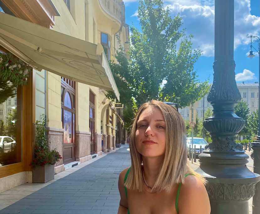 Mimi (34), $275, Non-smoker, No pets, and No children