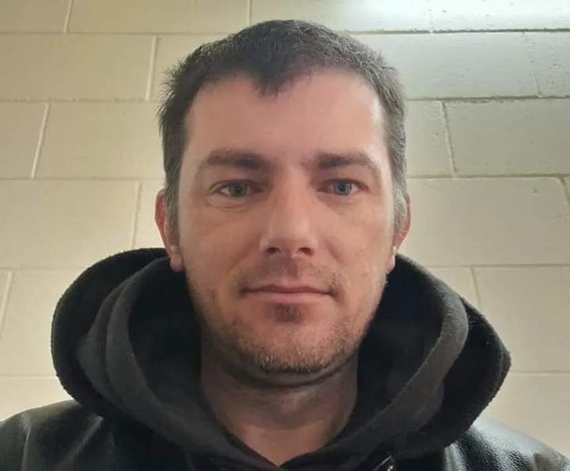 Michael Hillier (41), $247, No pets, Smoker, and No children