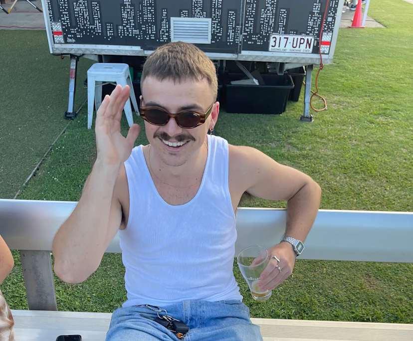 Henry (25), $500, Non-smoker, Have pets, and No children