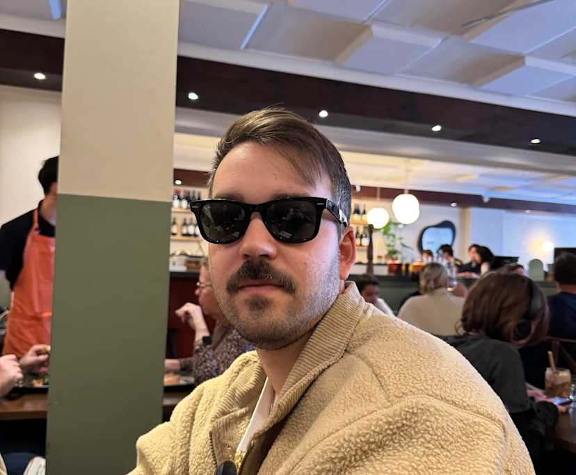 Luiz Carlos (32), $300, No pets, Non-smoker, and No children