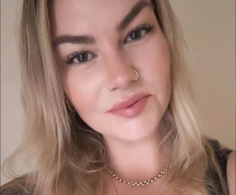 Jess (34), $350, Non-smoker, No pets, and No children
