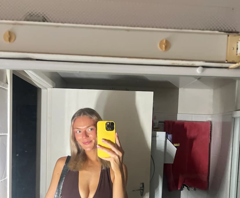 Maggie Wyatt (28), $420, Non-smoker, No pets, and No children