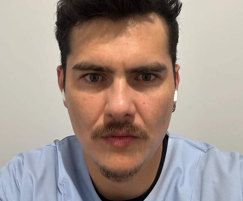 Juan Pablo (39), $450, No children, Non-smoker, and No pets