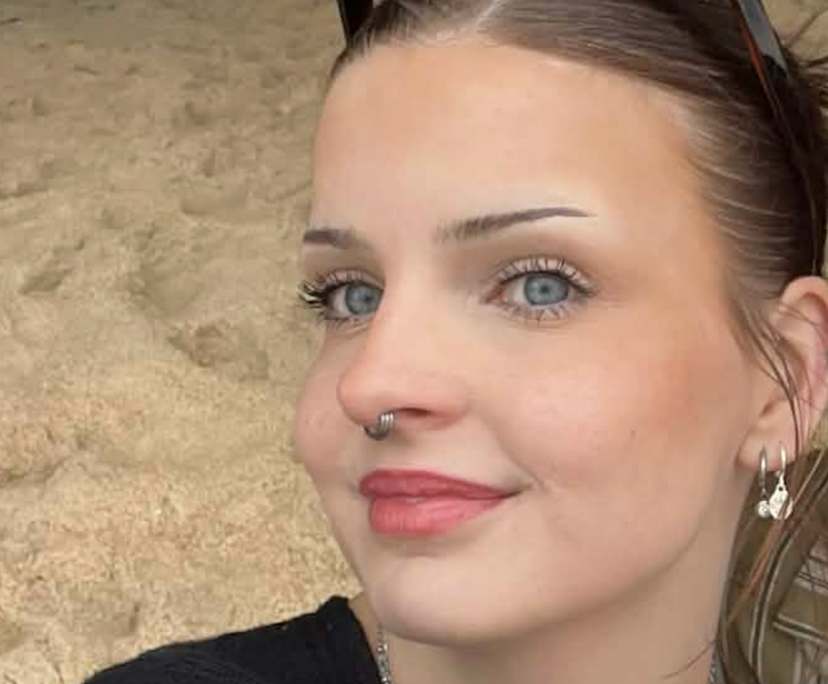 Cate (24), $420, Non-smoker, No pets, and No children