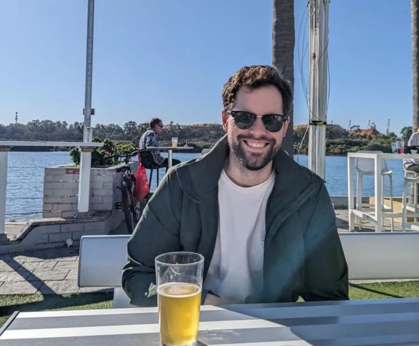 Alex (35), $400, Non-smoker, No pets, and No children