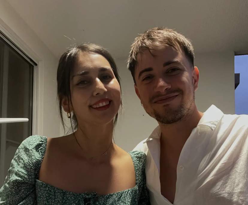 Darío (33) and Carla (32), $550, Non-smoker, No pets, and No children