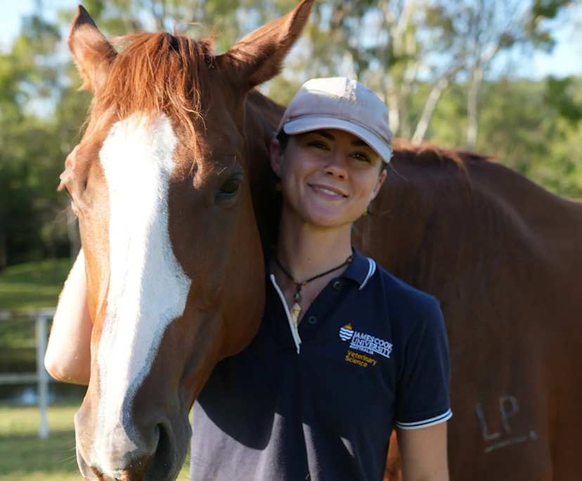 Jasmine (24), $350, Non-smoker, Have pets, and No children