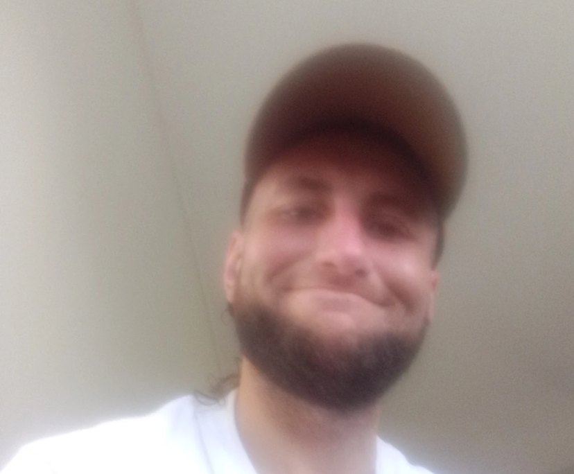 Matthew (28), $200, Smoker, No pets, and No children