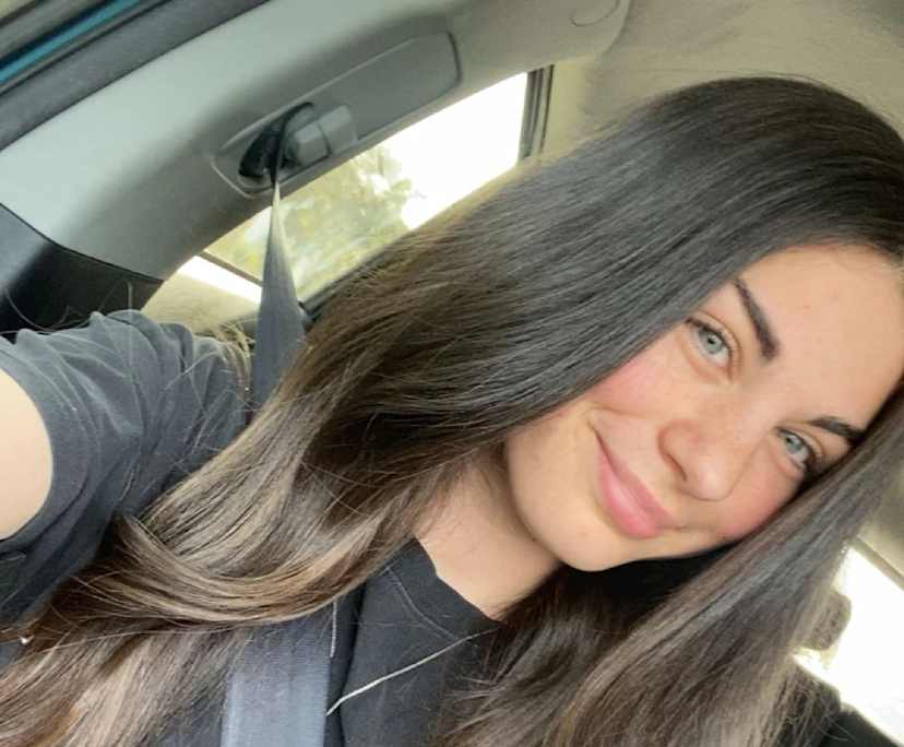 Julia (23), $400, Non-smoker, No pets, and No children