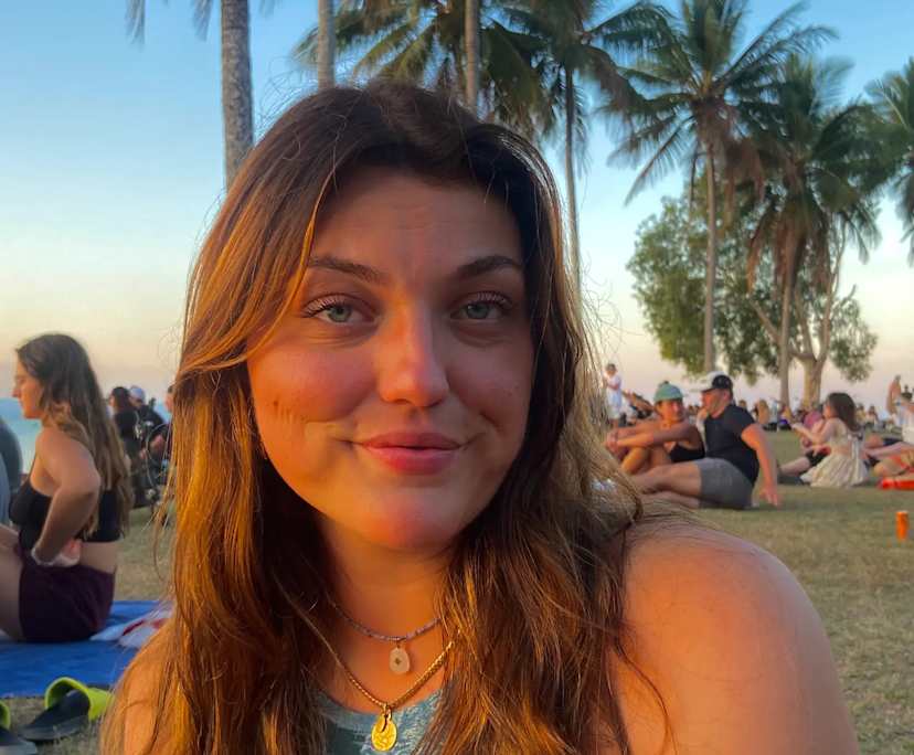 Clémence (26), $300, LGBTQIA+, Non-smoker, No pets, and No children