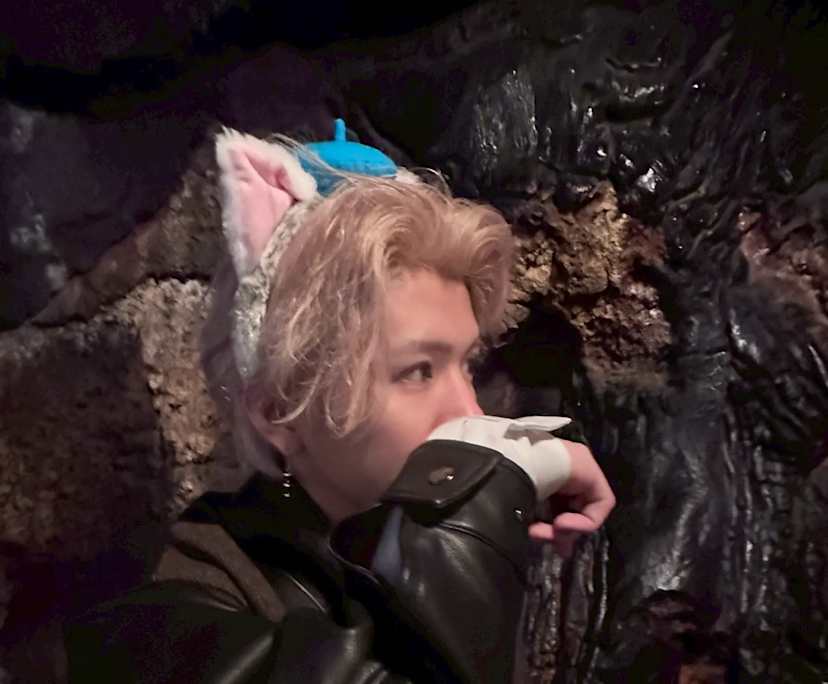 Victor (21), $350, Smoker, No pets, and No children