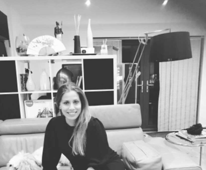 Dominique (40), $800, Non-smoker, No pets, and No children