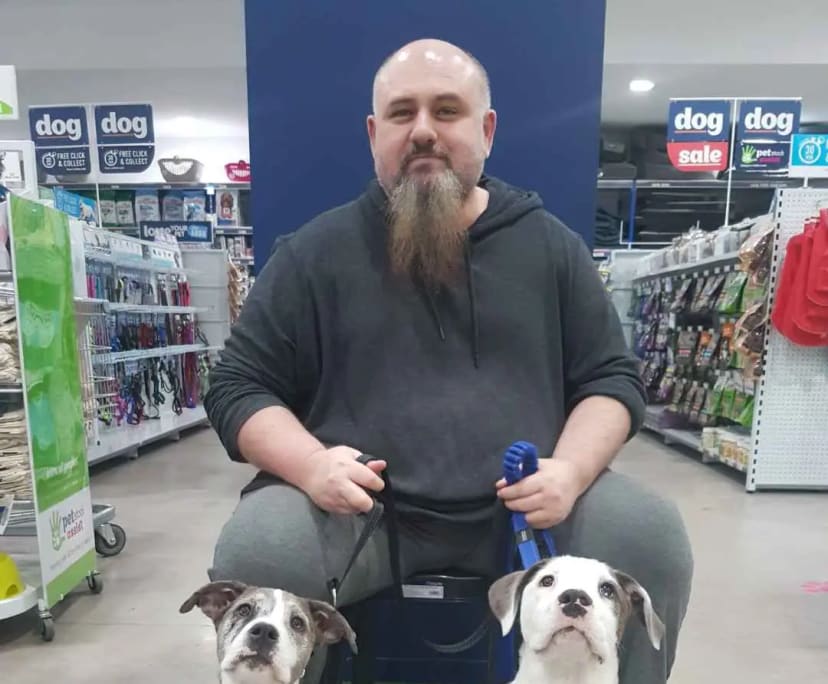 Tim (50), $300, Non-smoker and No children