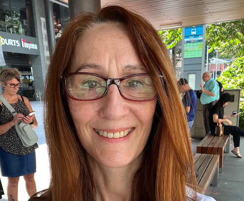 Ava (40), $700, Non-smoker, Have pets, and No children