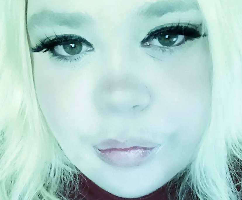 Veronica (37), $250, Non-smoker, No pets, and No children