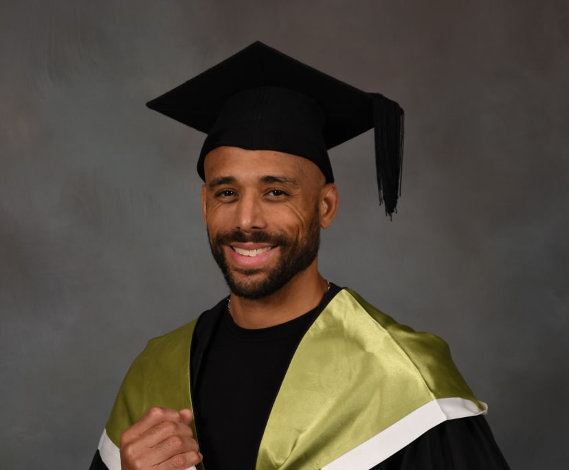 Raoul (41), $400, Non-smoker, Have pets, and No children