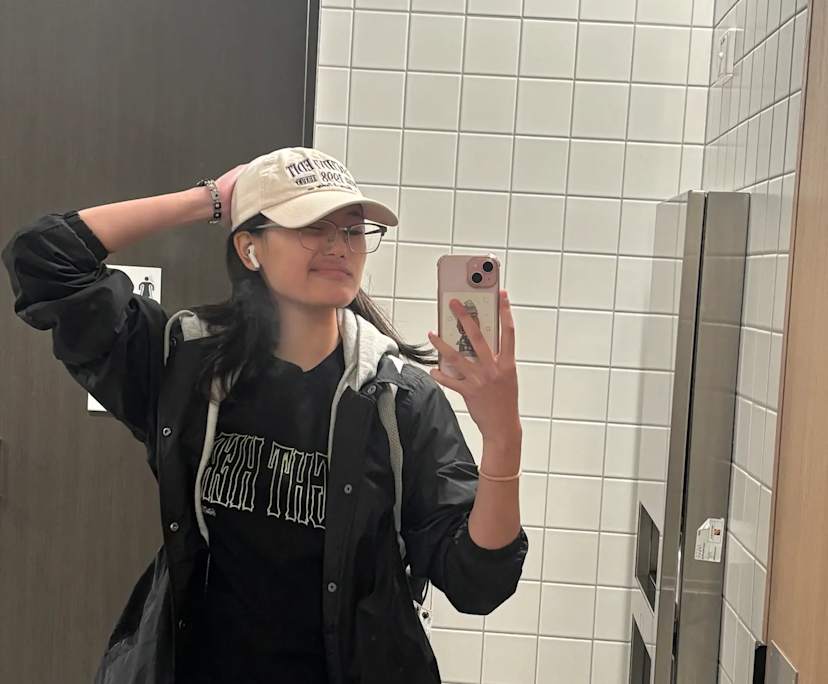 sha (18), $550, No children, Non-smoker, and Have pets