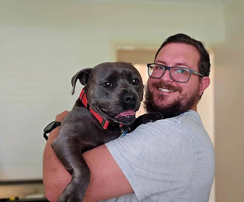 Zeke (35), $510, Non-smoker, Have pets, and No children