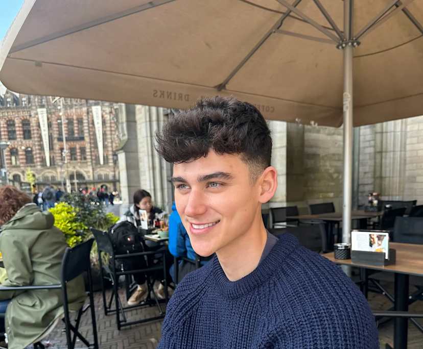 Liam (25), $350, Non-smoker, No pets, and No children