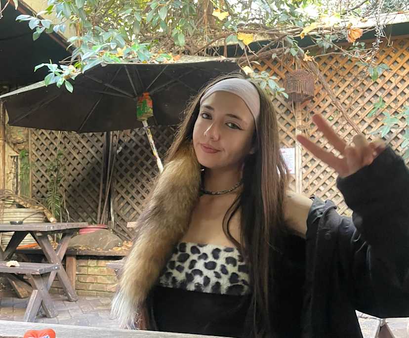 Dolores (25), $750, LGBTQIA+, Smoker, No pets, and No children
