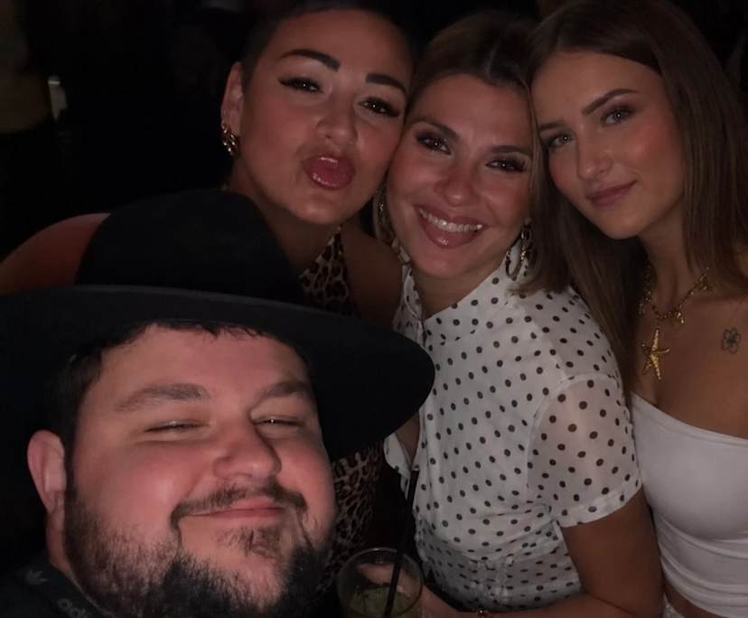 Valentin (27), Fanny (31), Lea (31) and Jeanne (20), $1,000, 