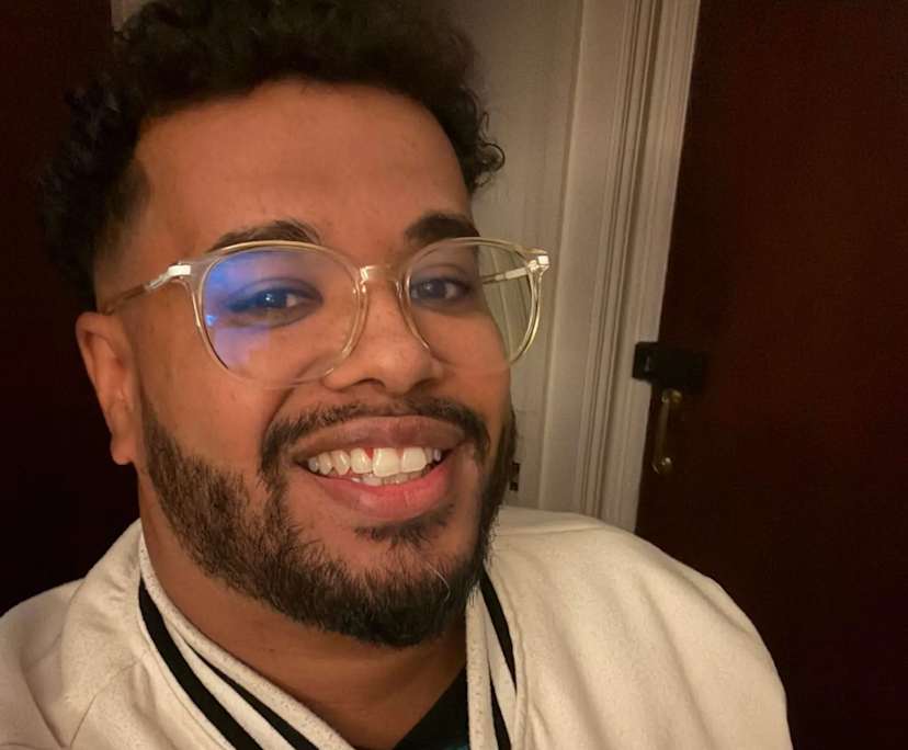 Nathan (34), $350, LGBTQIA+, Non-smoker, Have pets, and Have children