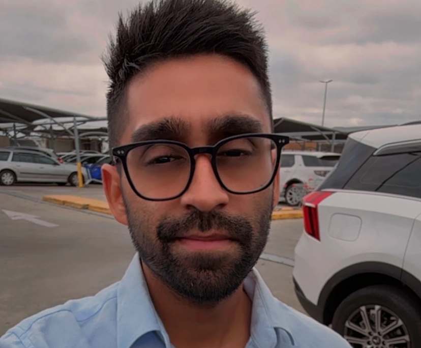 Deepanshu (29), $250, LGBTQIA+, Have pets, Smoker, and No children